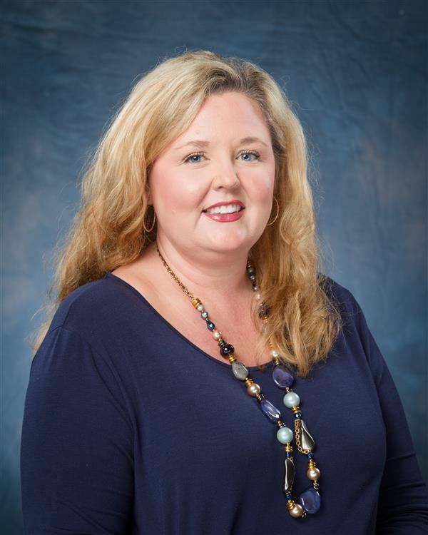 Amanda Mathis head shot